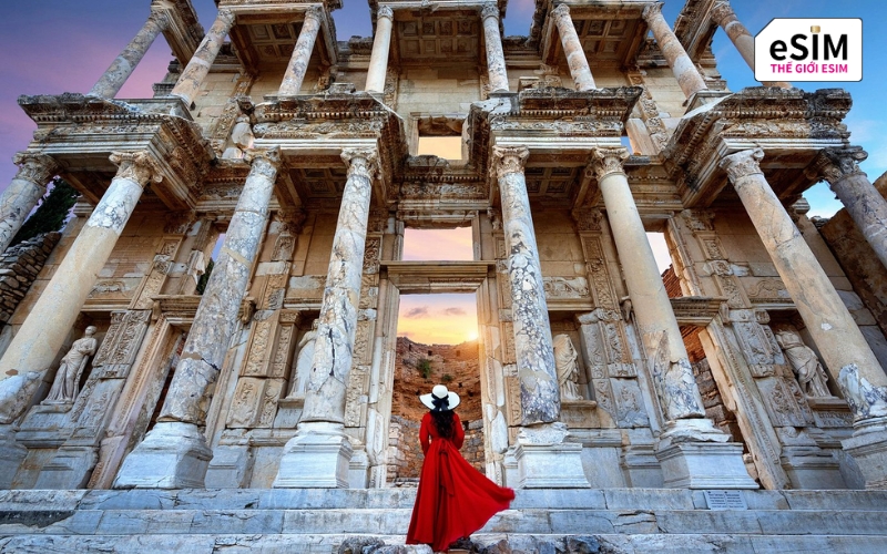 Ngược dòng thời gian khám phá các phế tích La Mã cổ đại vĩ đại ở thành phố Ephesus.